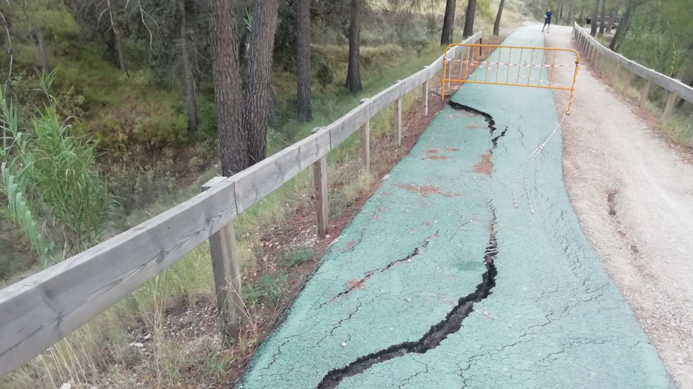 Grieta en la Via Verda / Foto: Ayuntamiento Alcoy