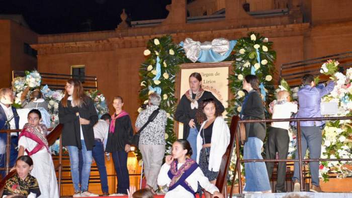 Ofrena floral / Foto: Ajuntament Alcoi