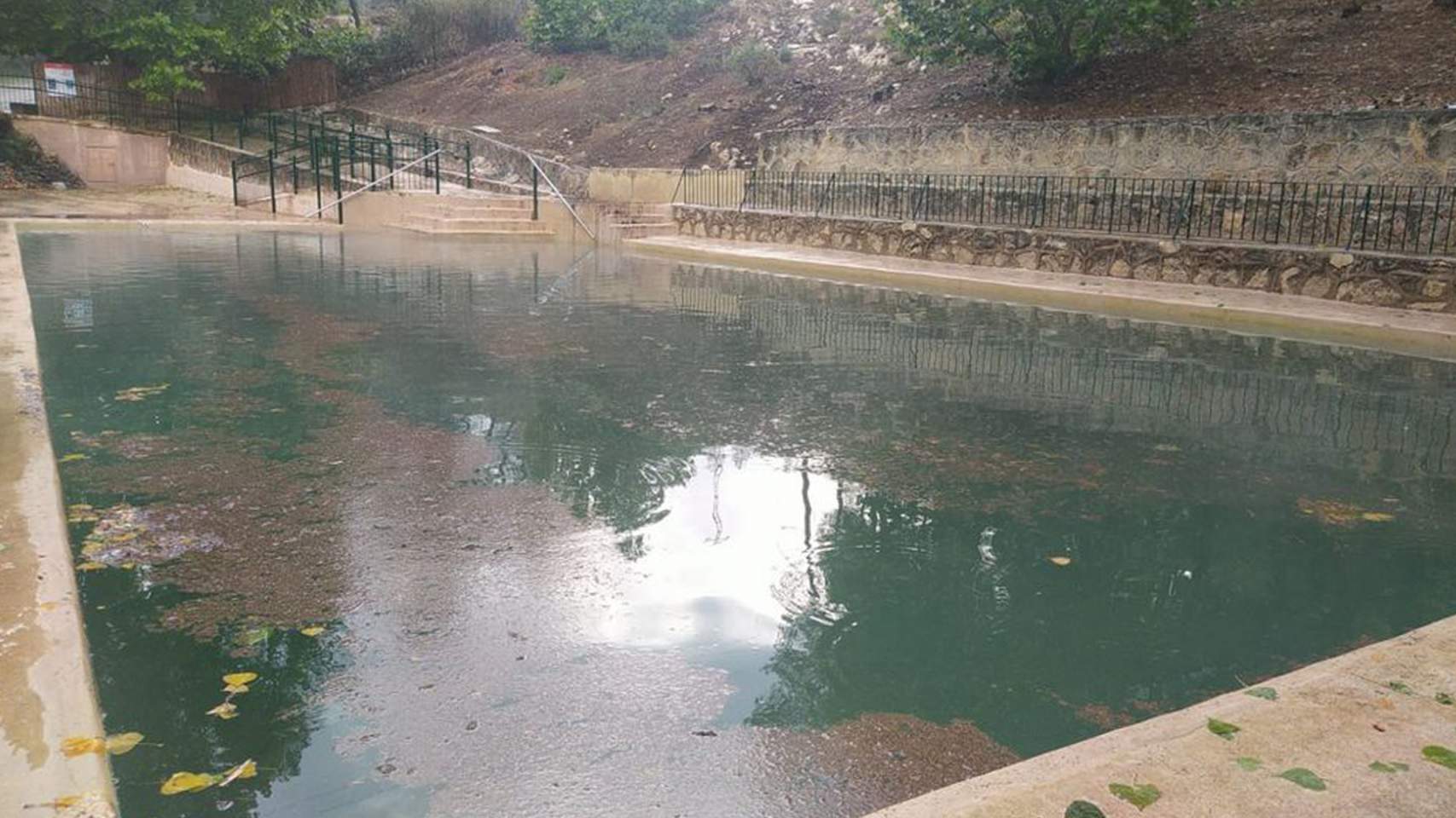 Piscina del Preventori tras las lluvias