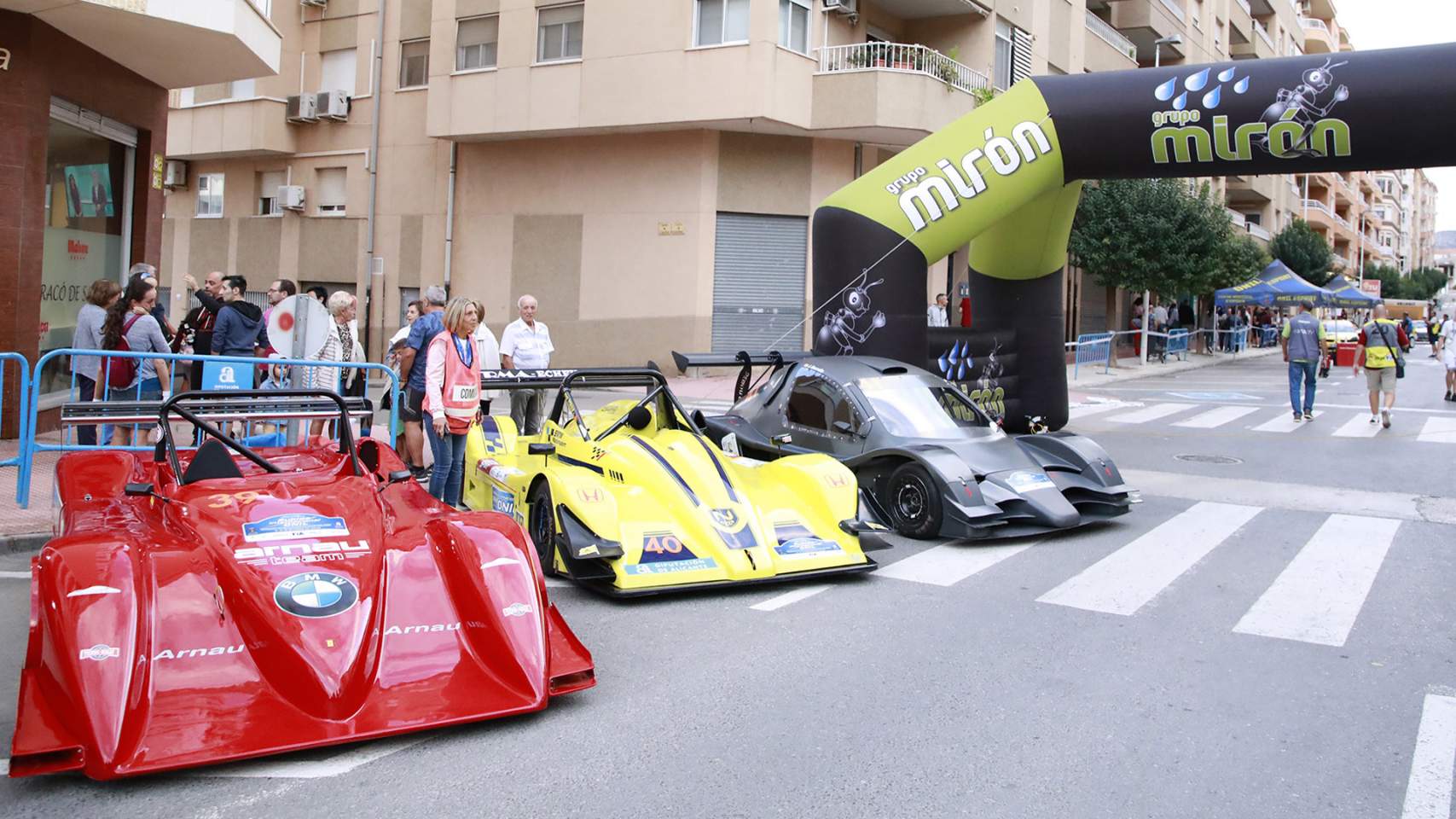 Coches en Onil durante la edición de 2024
