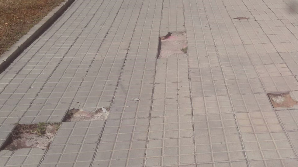 Mal estado de las baldosas