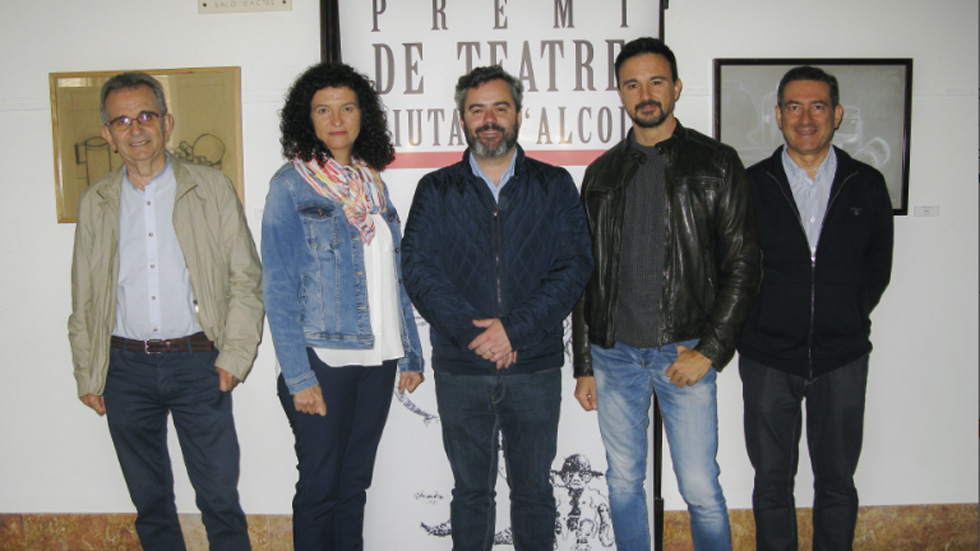 El jurat del premi junt al regidor de Cultura Raül Llopis