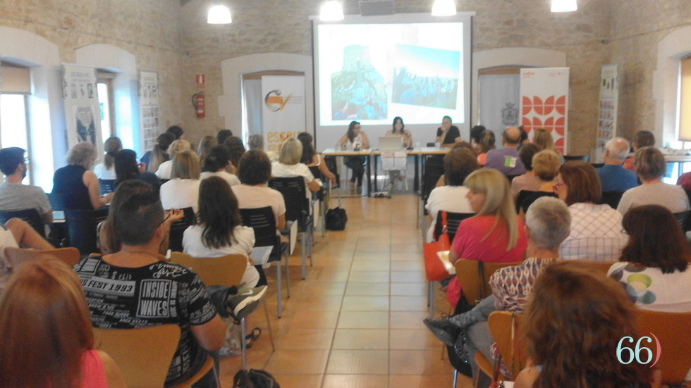 Docents reunits a la Casa de la Joventut de Cocentaina / FOTO CVAC