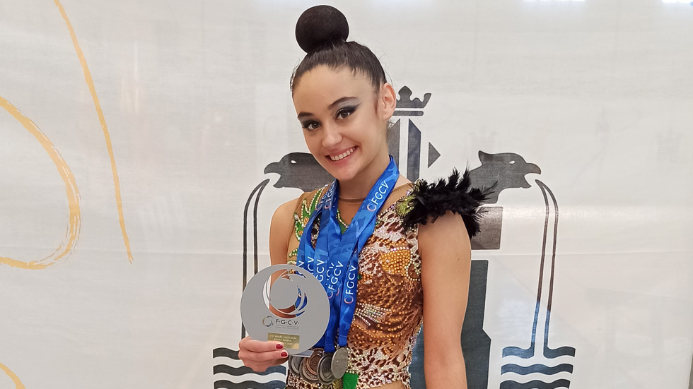 Elba Navarro con su nuevo éxito deportivo