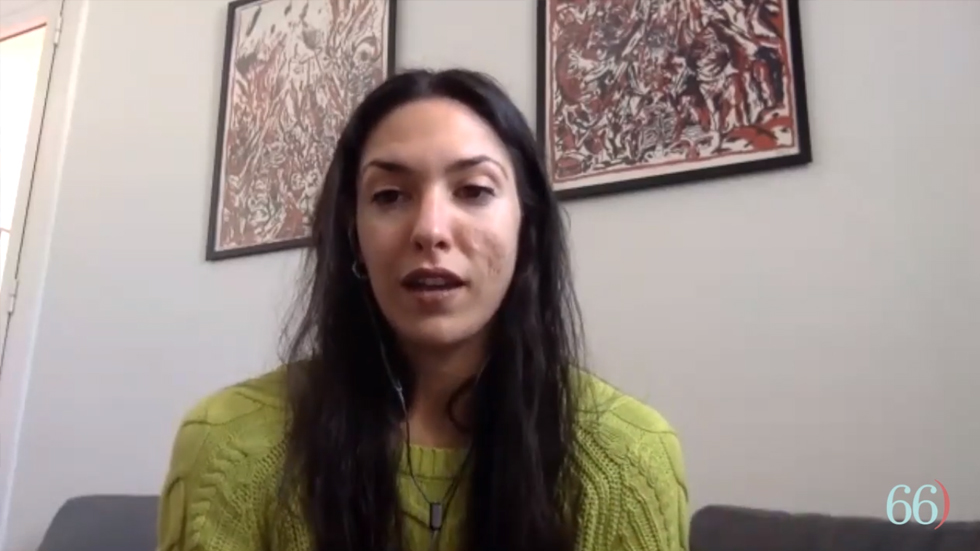 Paula Serrano a una entrevista de Pàgina 66) // Foto:: captura video : La bailarina alcoyana Paula Serrano estrenará una coreografía sin ver