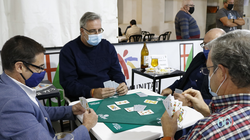 La Junta Directiva en una de les partides // Foto: SBG