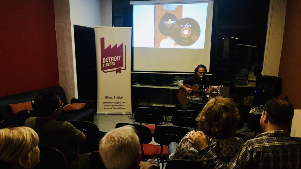 Presentació llibre-disc VerdSions de VerdCel a la Llibreria Detroit // Foto: Llibreria Detroit