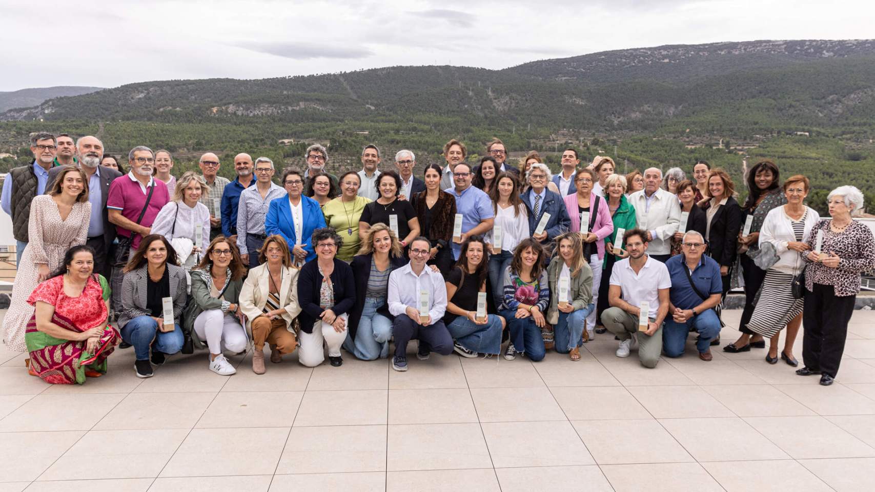 Representantes de Aitex y las asociaciones benéficas