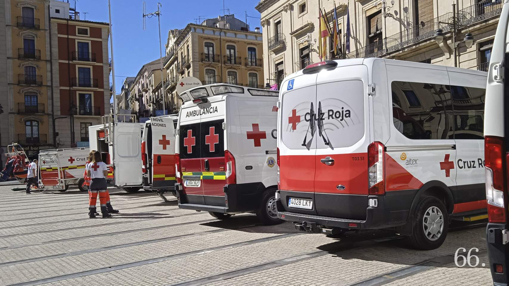 Mostra de vehicles en la Pla&ccedil;a d'Espanya