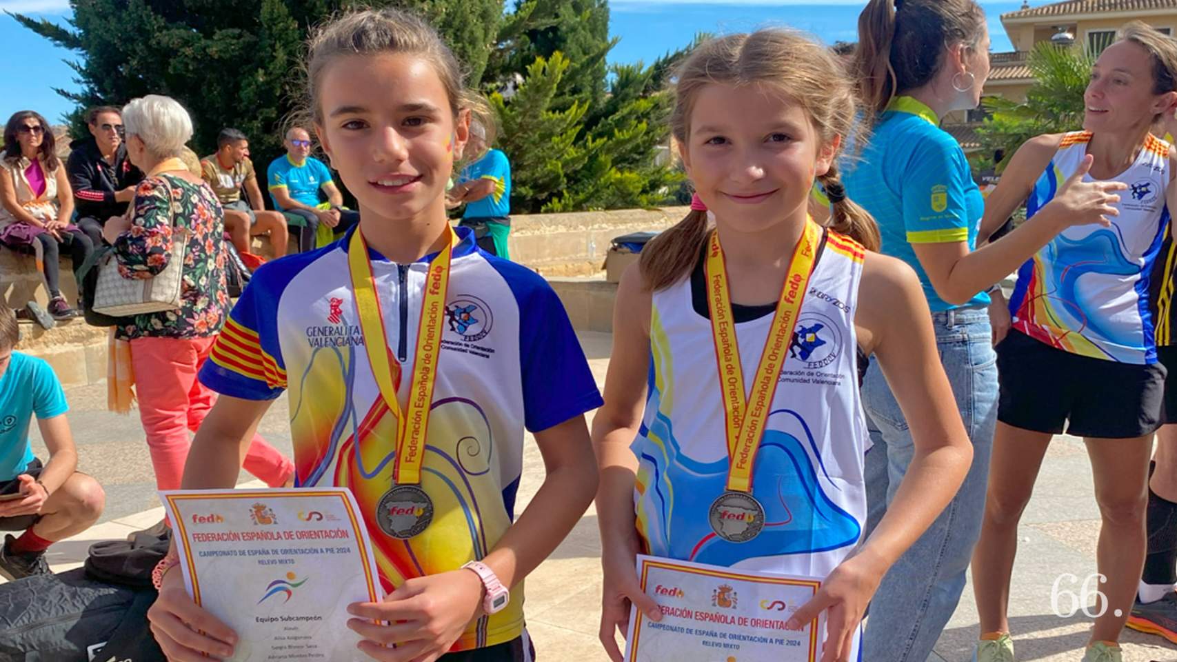 Adriana Montes y Alisa Kolganova con sus medallas de plata
