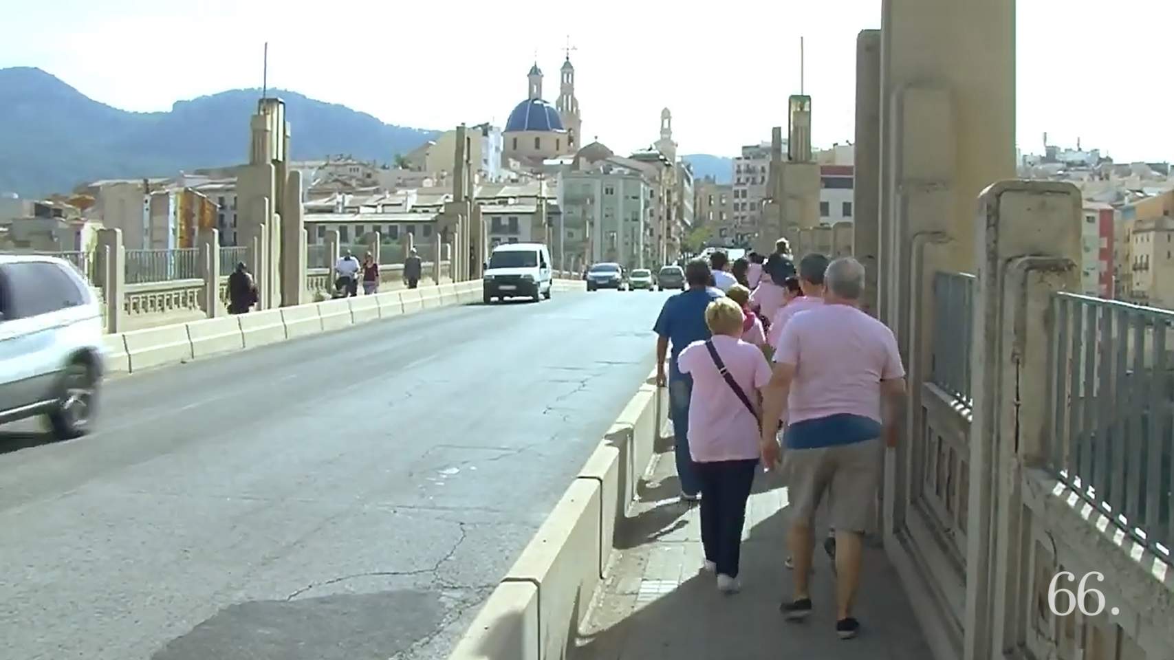 Volta als ponts amb el rosa present