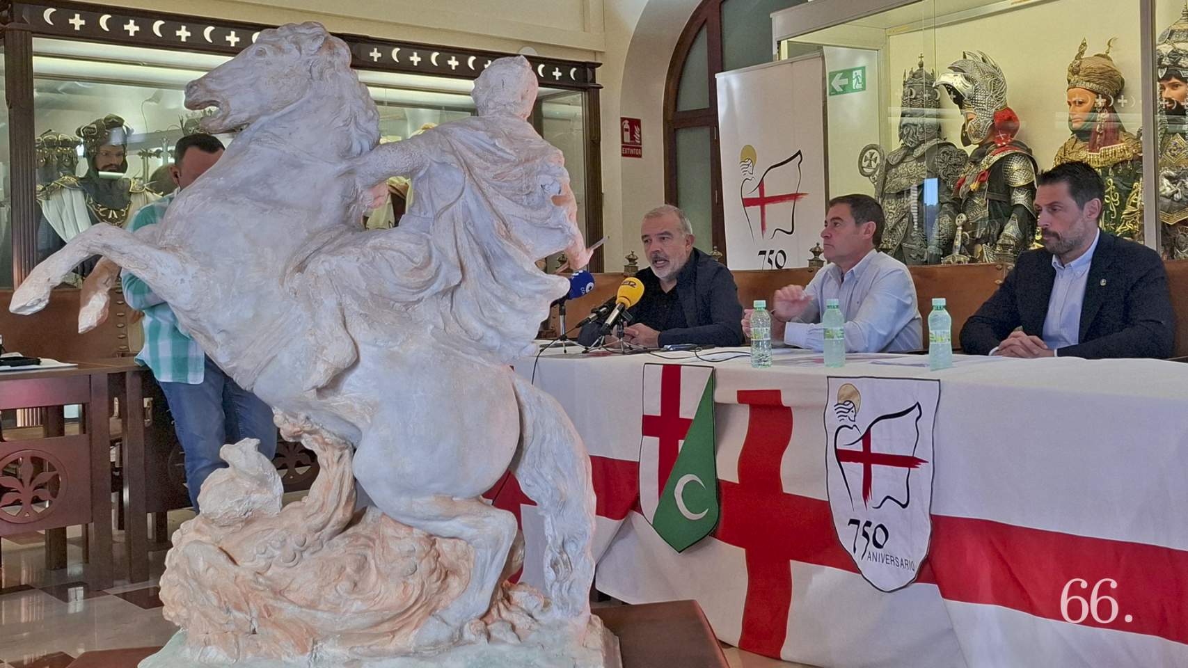 Roda de premsa per a explicar detalls del Mig Any