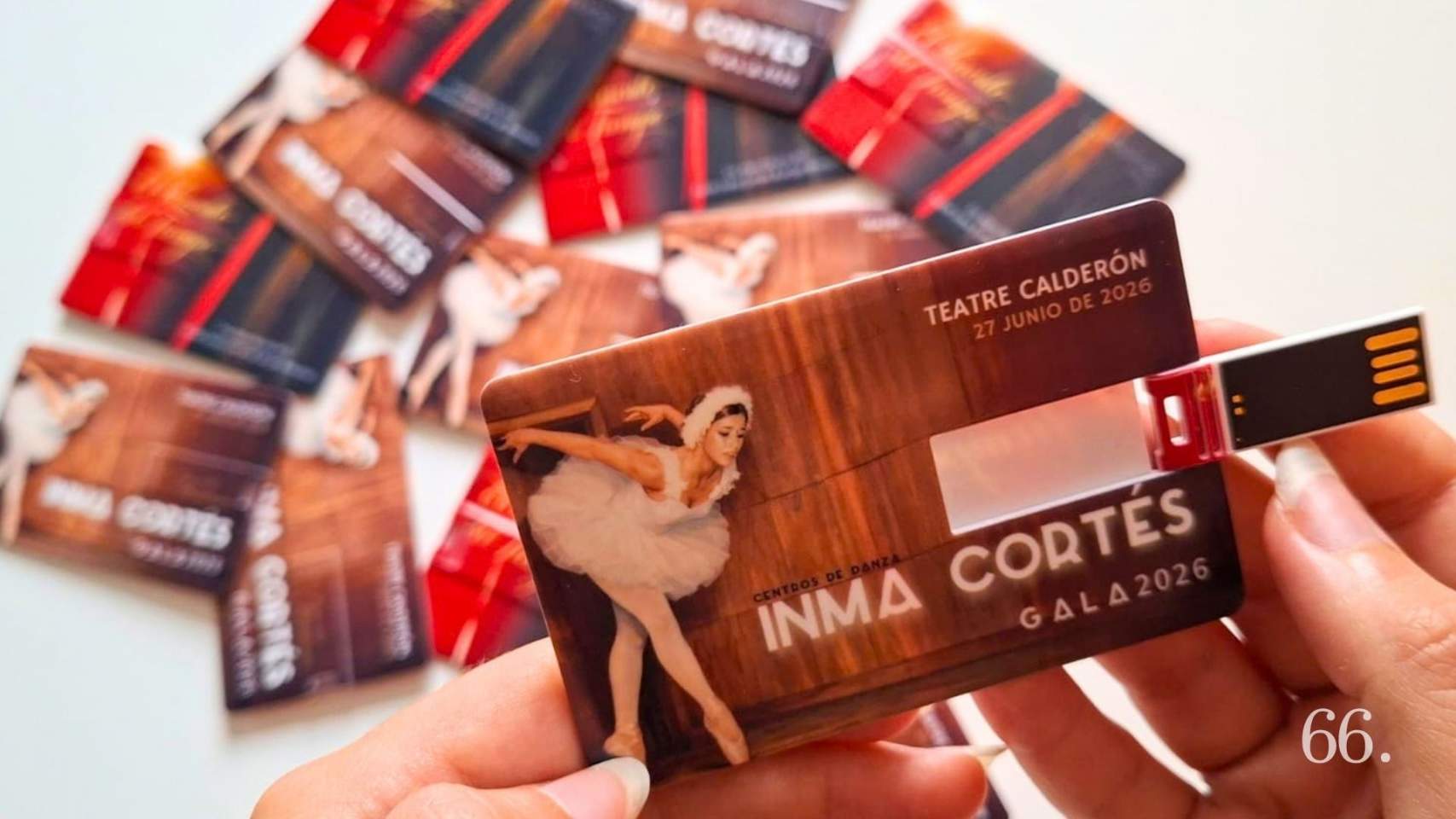 Targetes USB amb la Gala 2026
