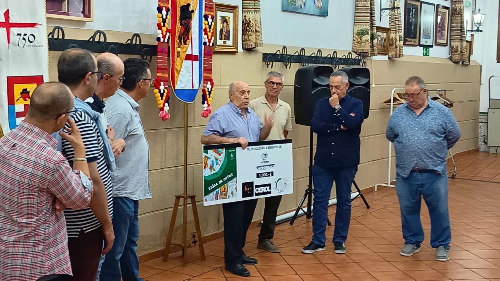 Jordi Vay&agrave;, Juan Carlos Soler Jord&agrave;, Ram&oacute;n Cerd&agrave; i altres membres de la fil&agrave; i Asprom&iacute;n / Foto: FA