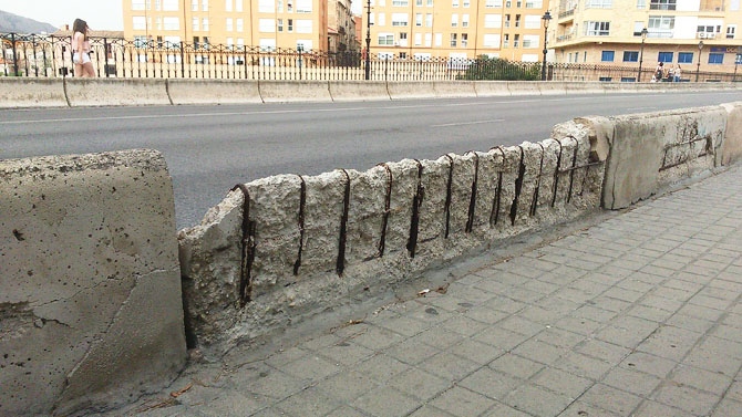 Petril en el puente de María Cristina