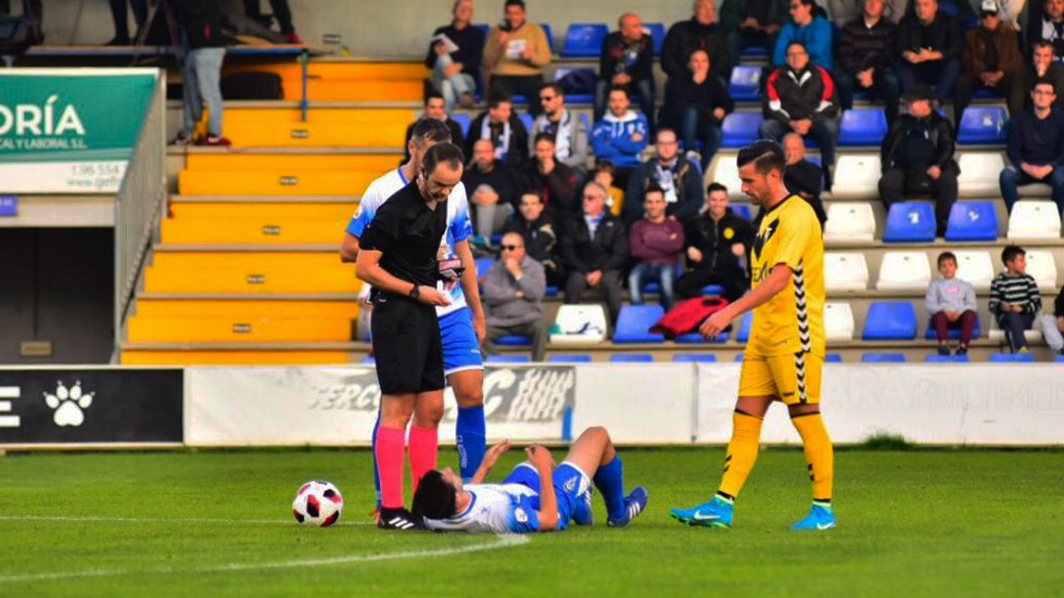 Imagen del Alcoyano-Badalona. Foto: twitter @CD_Alcoyano