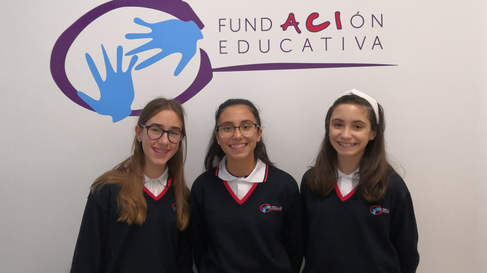 Ana María, Noelia i Aitana / Foto: Col·legi Esclaves