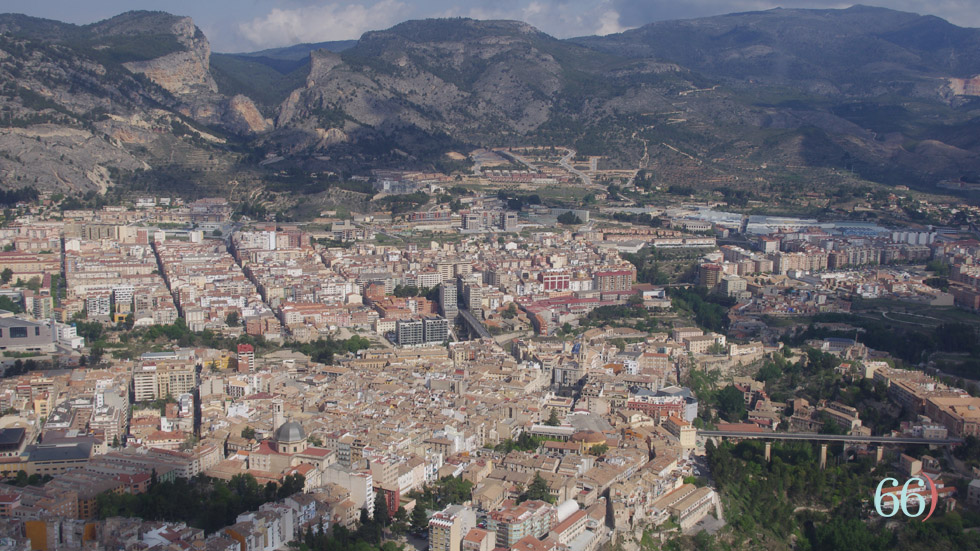 Vista aérea de Alcoy desde un helicóptero / Foto: Arxiu Pagina66)