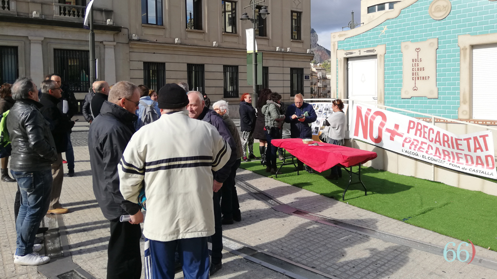 Concentración 'No + precarietat' / Foto: Pagina66)