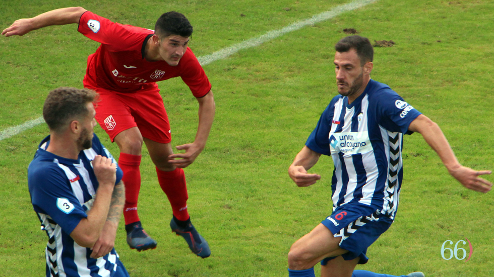 Jony Ñiguez y Raúl durante un partido en El Collao