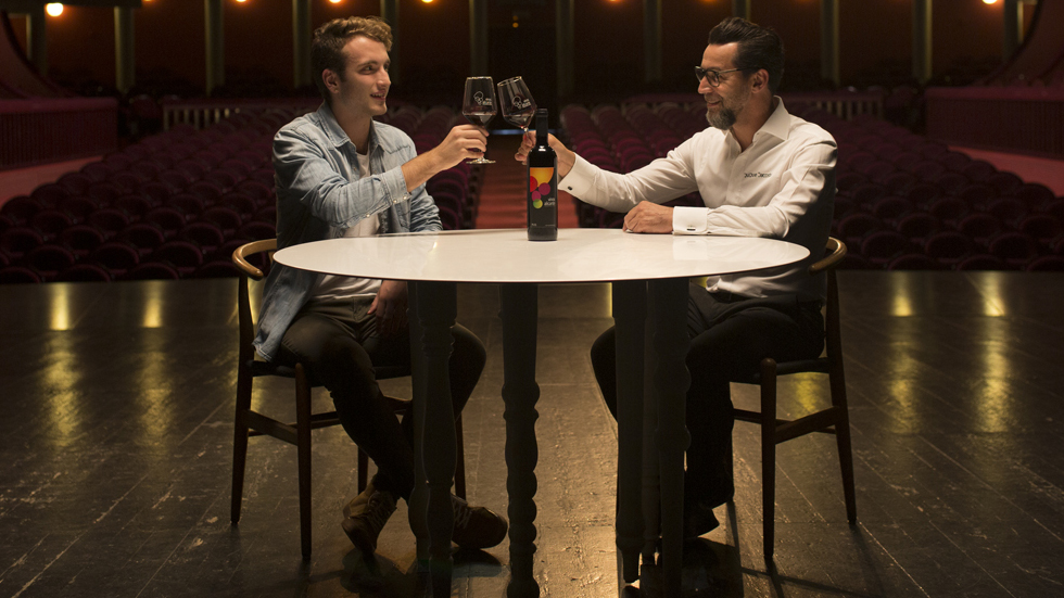 Imagen del tráiler de 'Vino para llegar muy lejos'