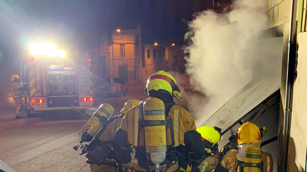 Els Bombers sufoquen el foc