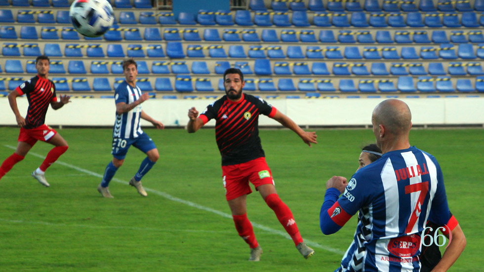 Juli ante el Hércules en la jornada 1