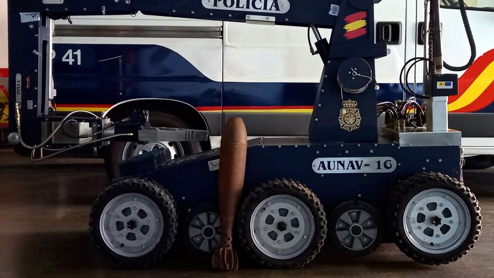 Bomba encontrada junto con el robot de los TEDAX // Foto: Policía Nacional