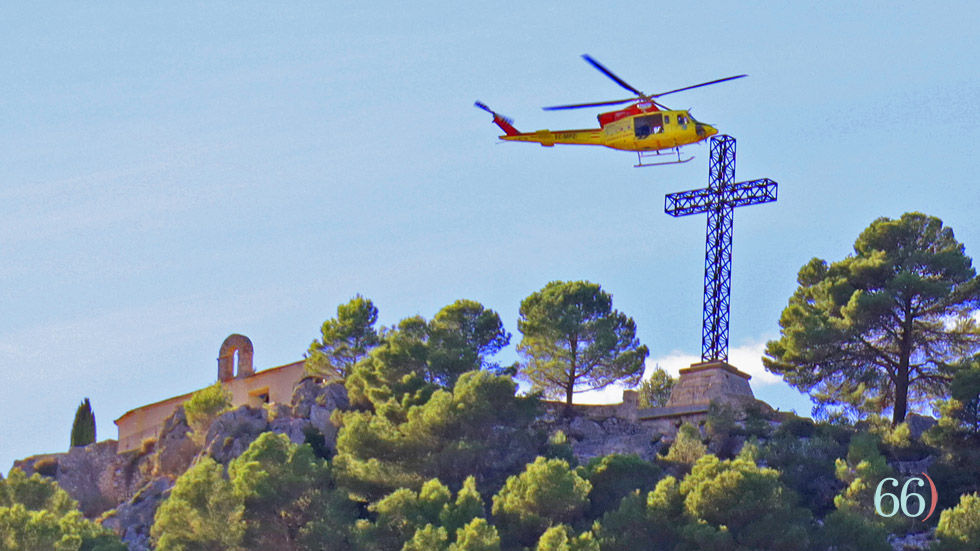 El helicóptero sobre la ermita de Sant Cristòfol / Foto CGC