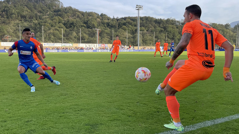 Partido del Alcoyano ante el Amorebieta / Foto: CDAlcoyano