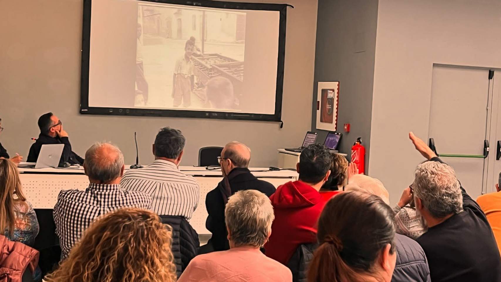 Muro fa memòria amb les imatges de Ramiro Fotógrafo