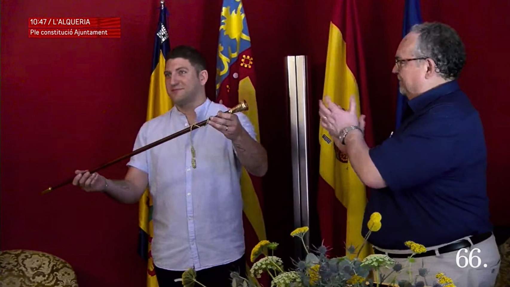 César Palmer i Juanvi Cortés en el dia del nomenament del primer com a alcalde / Captura retransmissió en directe de Pagina66
