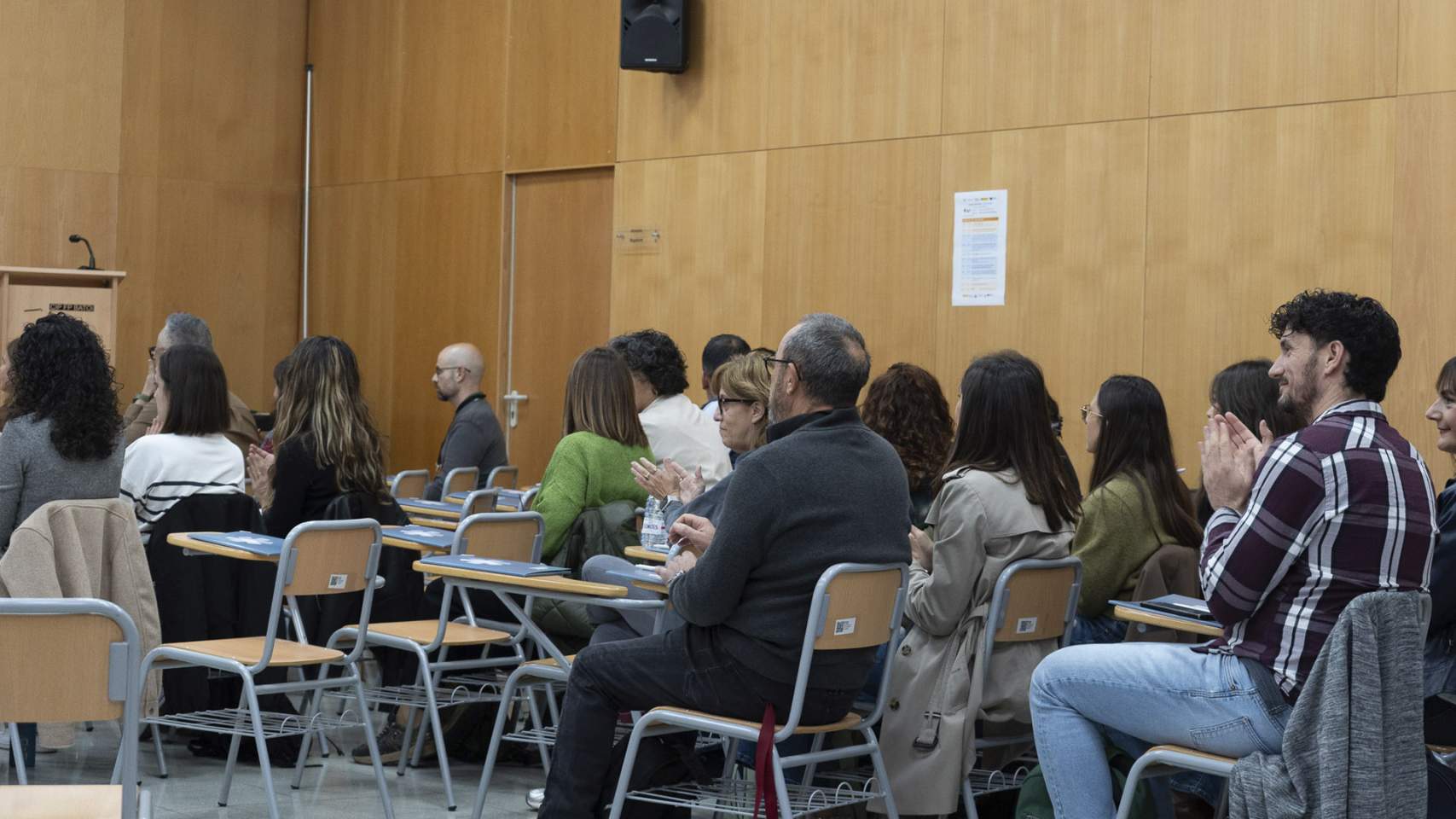 El professorat de la família sanitària dissenya estratègies formatives amb els sectors públic i privat