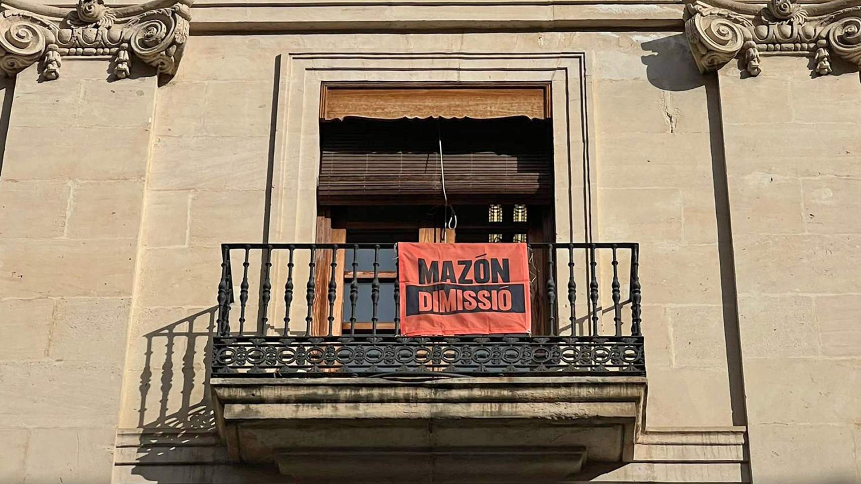 Pancarta de Compromís a Alcoi