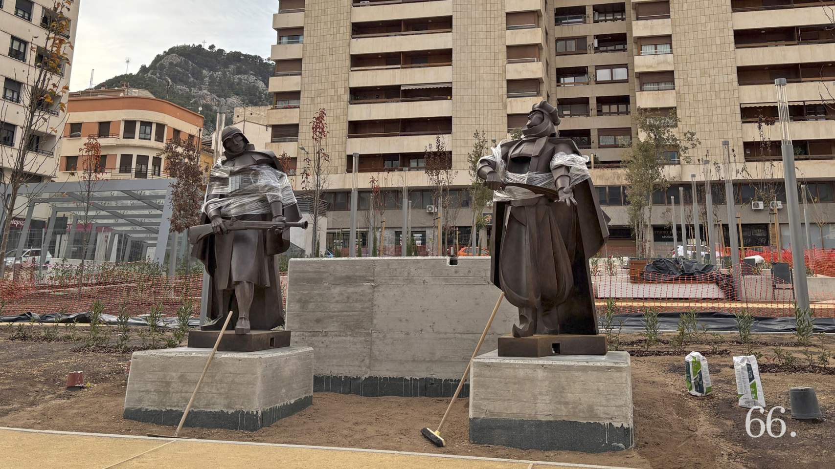 Sant Jordi està al caure en la seua nova ubicació de La Rosaleda i hi ha qui se sorprén pel canvi