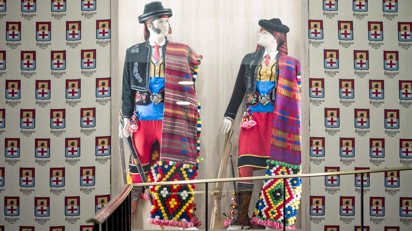 La Filà Andaluces estrena vitrina i mural commemoratiu