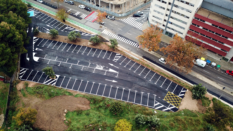 Solar al lado de la Colonia de Aviación