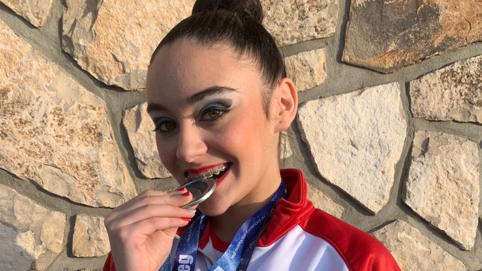 Elba Navarro con su plata