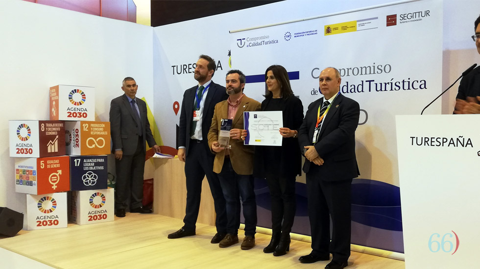 Recogida del premio del año anterior en FITUR 2019 / Foto: Archivo Pagina66)