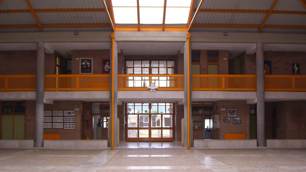Interior del CEIP Montcabrer / Foto: web CEIP Montcabrer