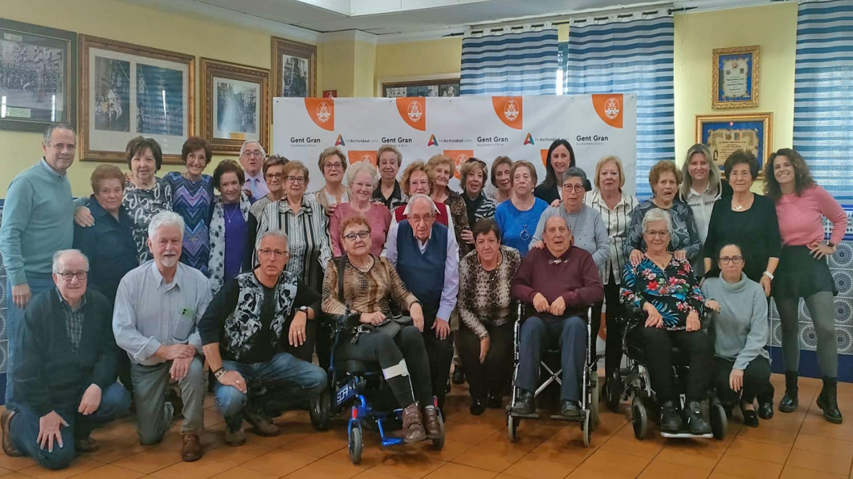 Comida de los participantes en el programa del Ayuntamiento de Alcoy