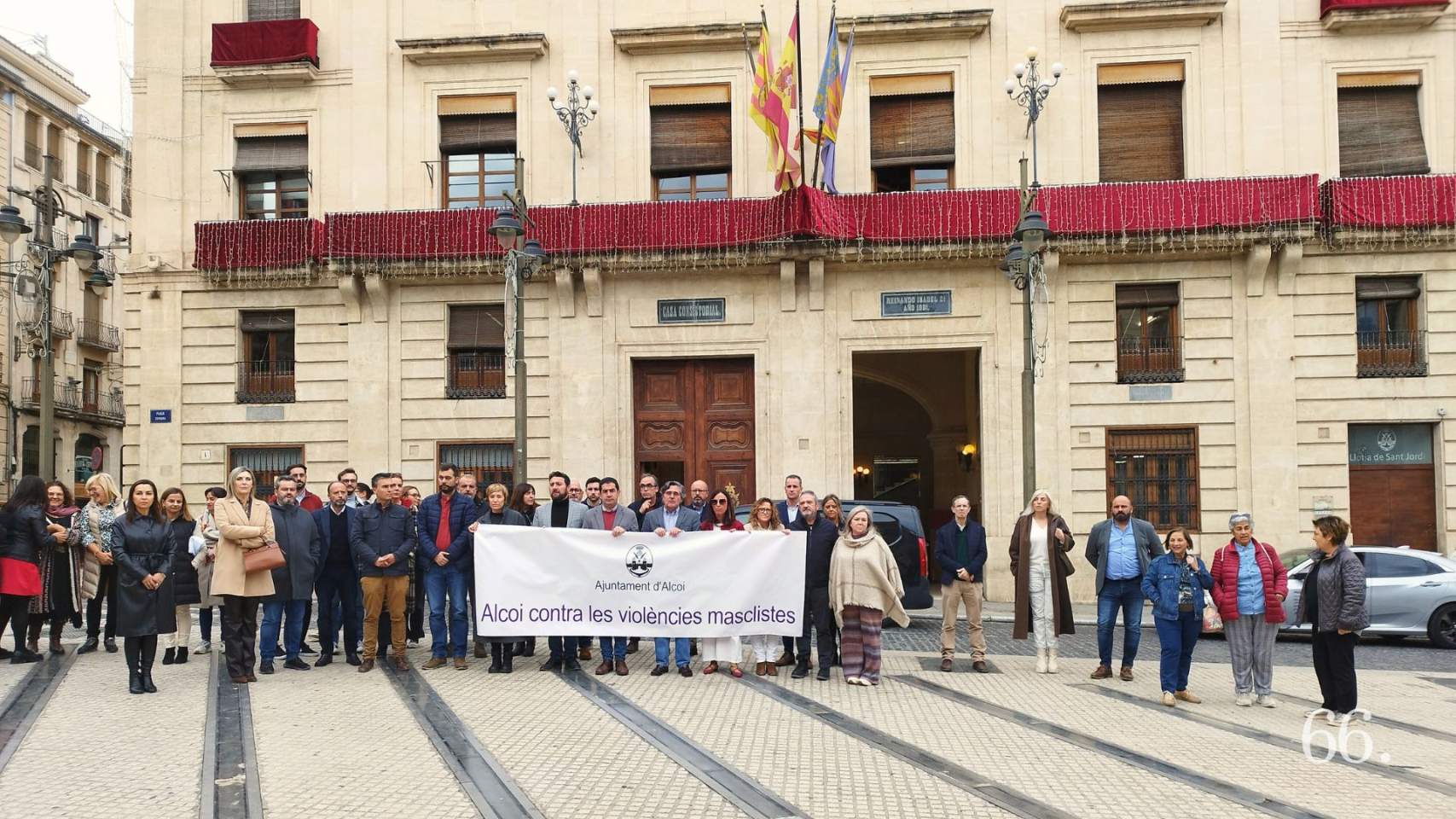 Minuto de silencio por el asesinato de Sagunt // Foto: JTR