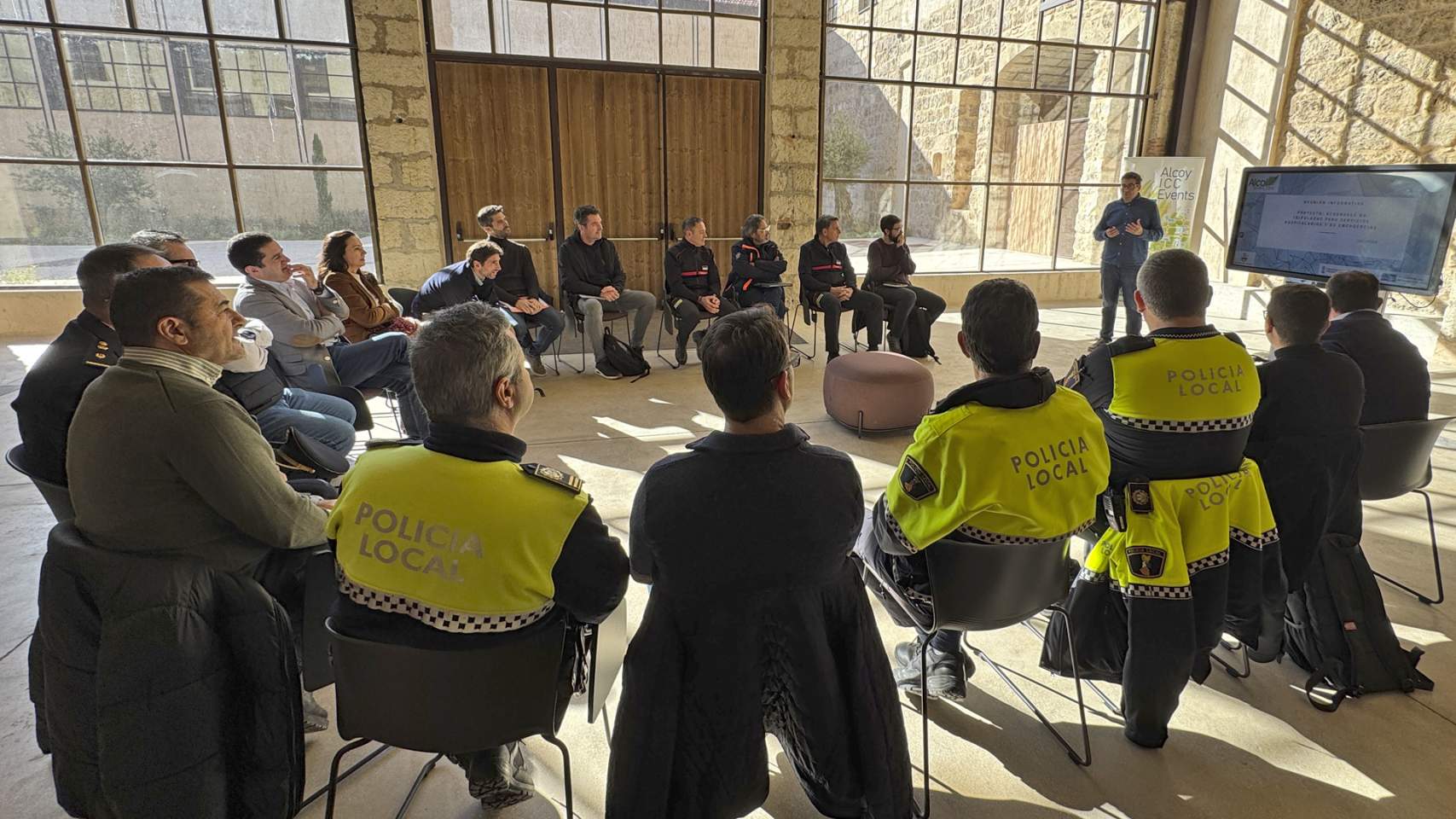 Reunión en Rodes para dar a conocer los primeros pasos del proyecto