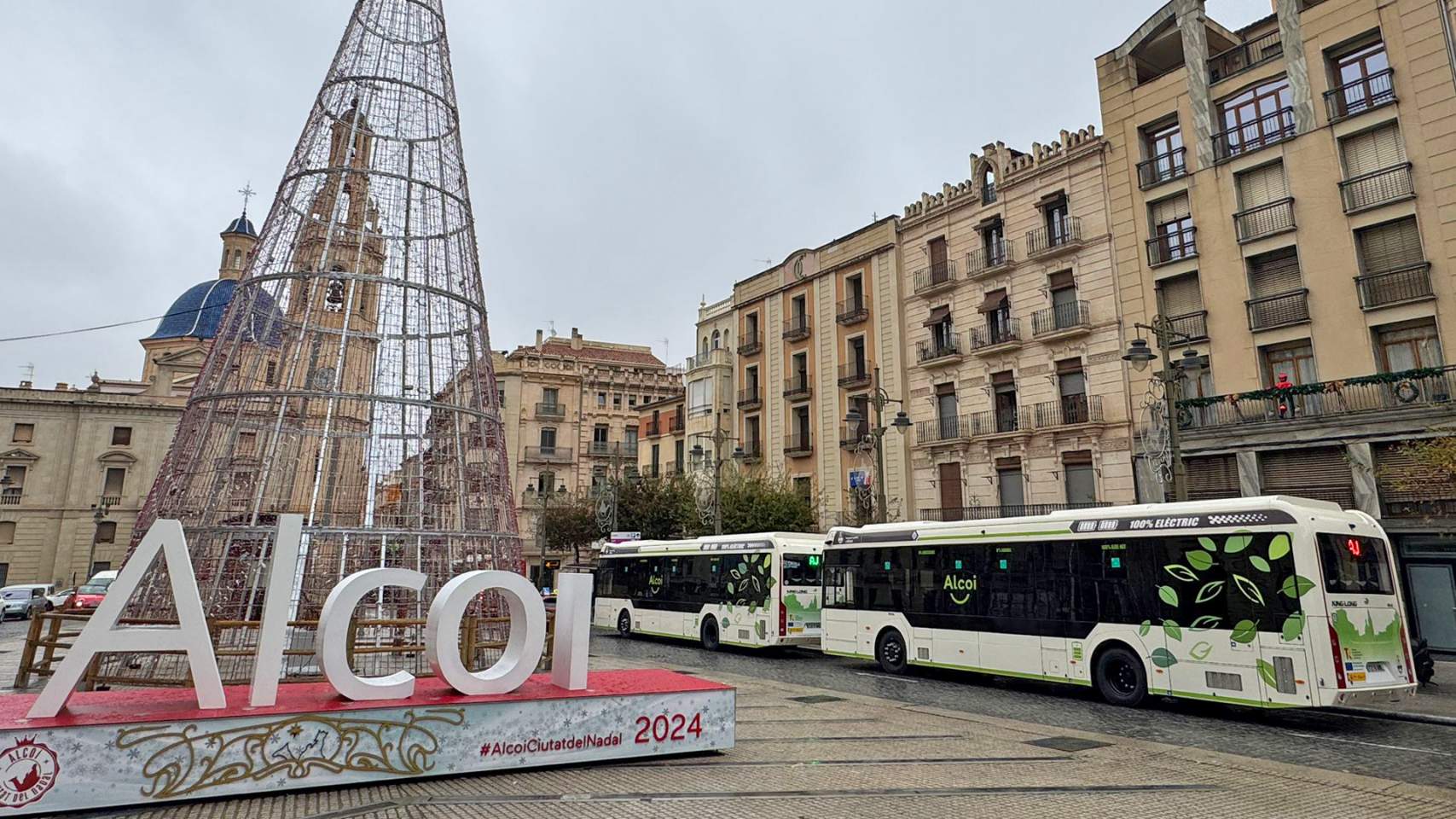 Buses en la plaça d'Espanya