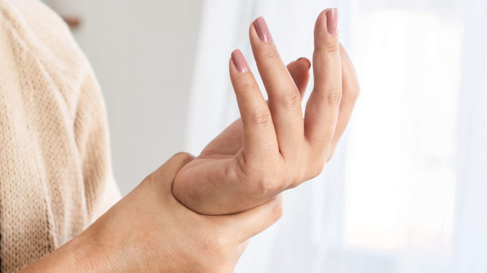 Rizartrosi en les mans d'una dona