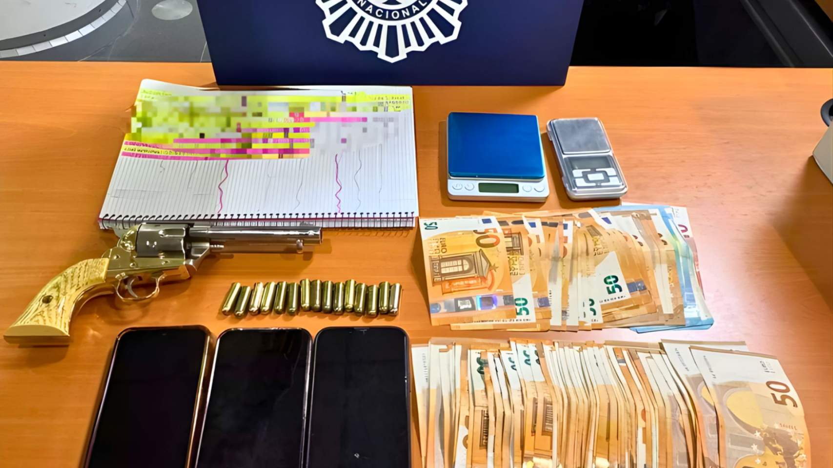 Material interceptat en les vivendes