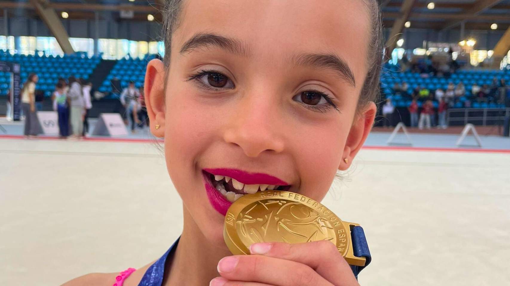 Vera Robesti, una nova promesa de la gimnàstica rítmica alcoiana